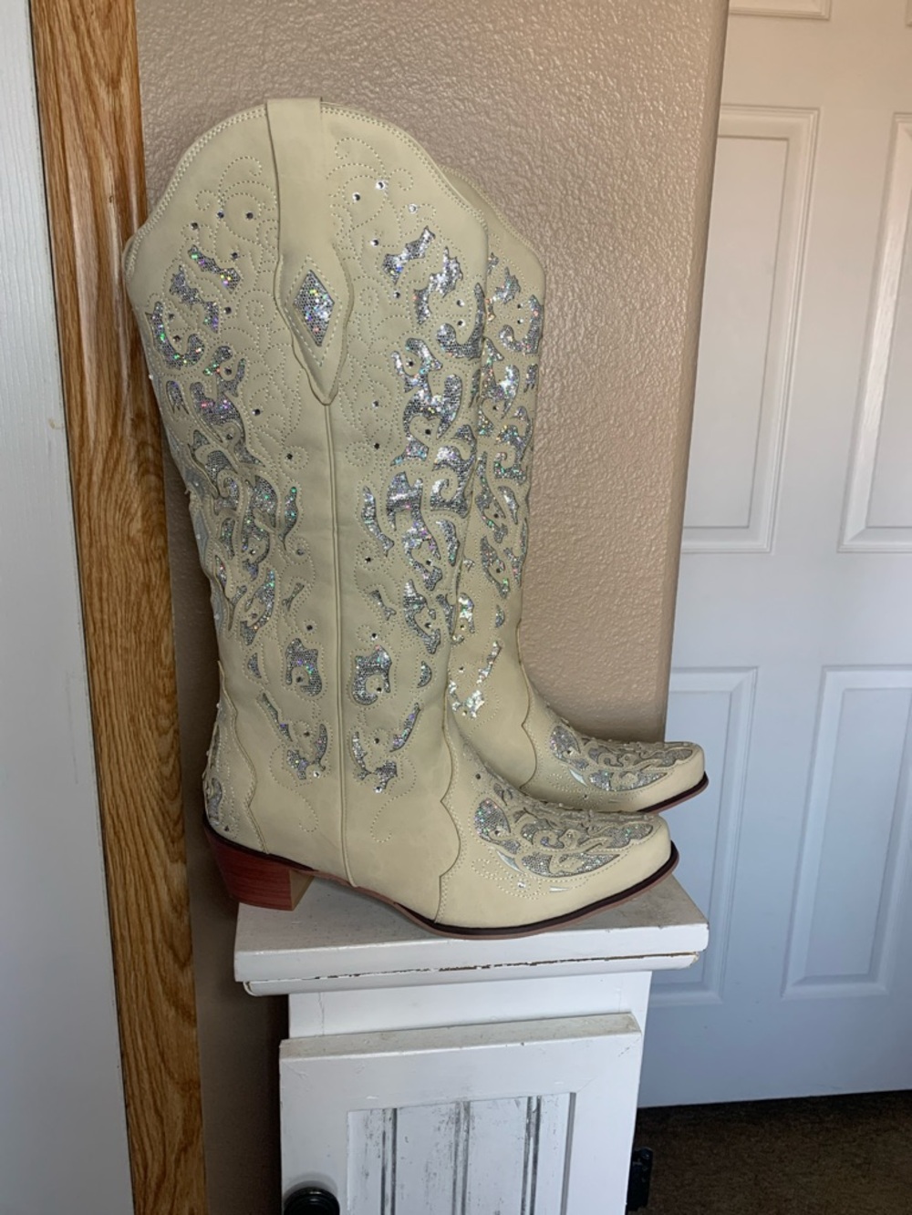 WESTERN Cream Cutout Embroidered Faux Leather Cowgirl Boots - Picture 4 of 7